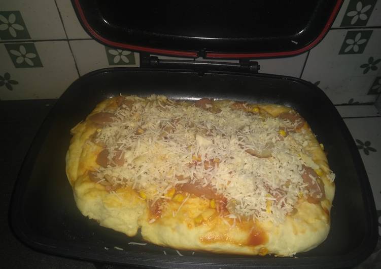 resep makanan Pizza happy call topping sosis baso keju