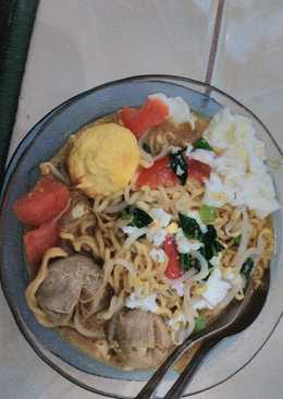 Indomie rebus spesial saos pecel