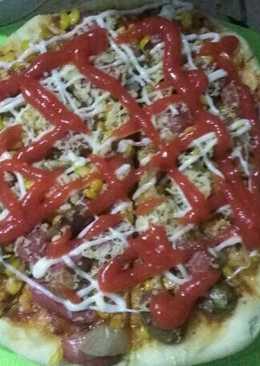 Pizza topping jagung manis saus bolongnise