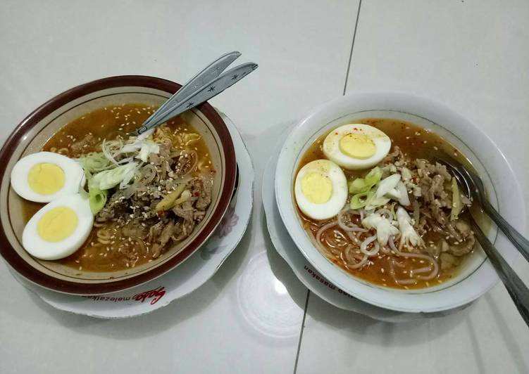 resep lengkap untuk Beef Ramen 2 ways (ketofy & non ketofy)