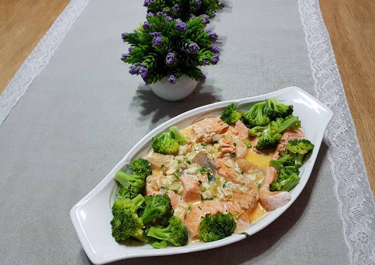 resep Salmon w/brokoli and cheese