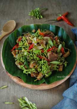 "Oseng Kembang Kates"