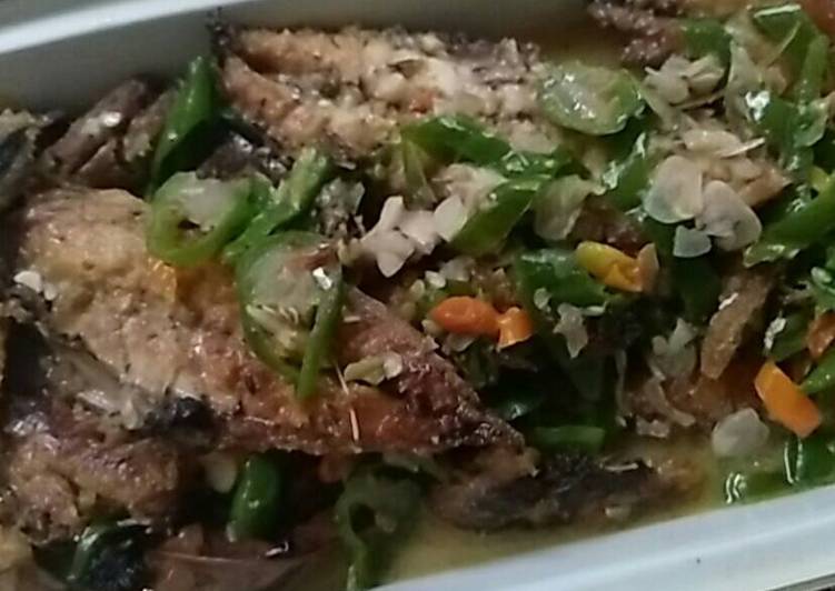 resep makanan Tongkol Pindang kuah santan pedas.