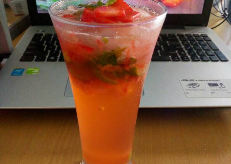 gambar untuk resep Virgin Berry Mojito