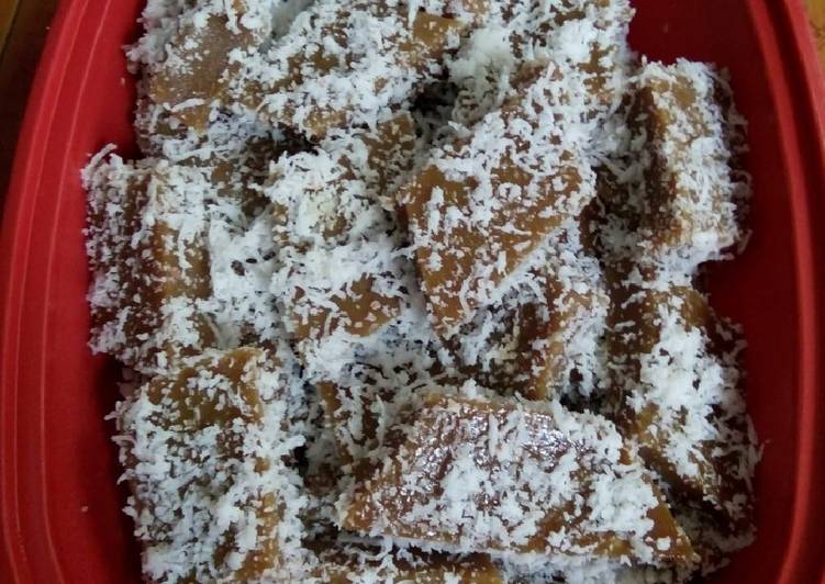 Kue kusui (ongol2) khas natuna kampung saye