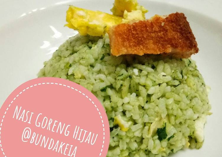 bahan dan cara membuat Nasi Goreng Hijau ala bundakeia