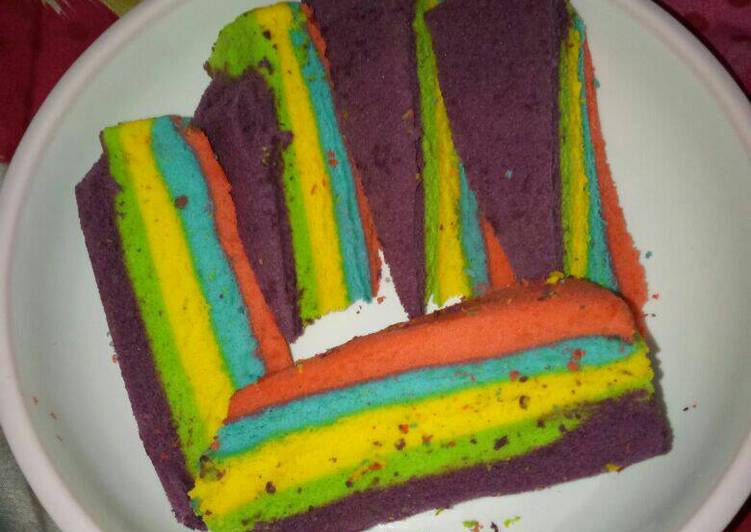 resep lengkap untuk Bolu kukus pelangi (rainbow cake)