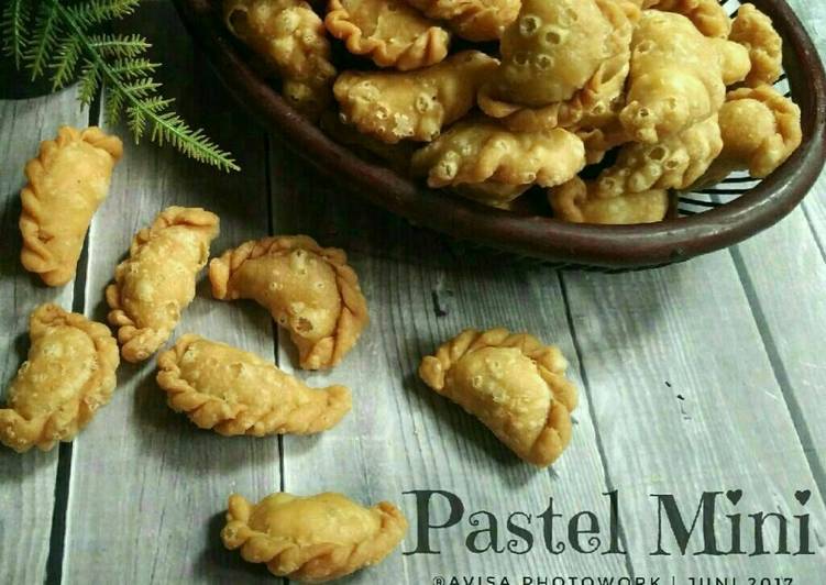 bahan dan cara membuat Pastel Mini Abon