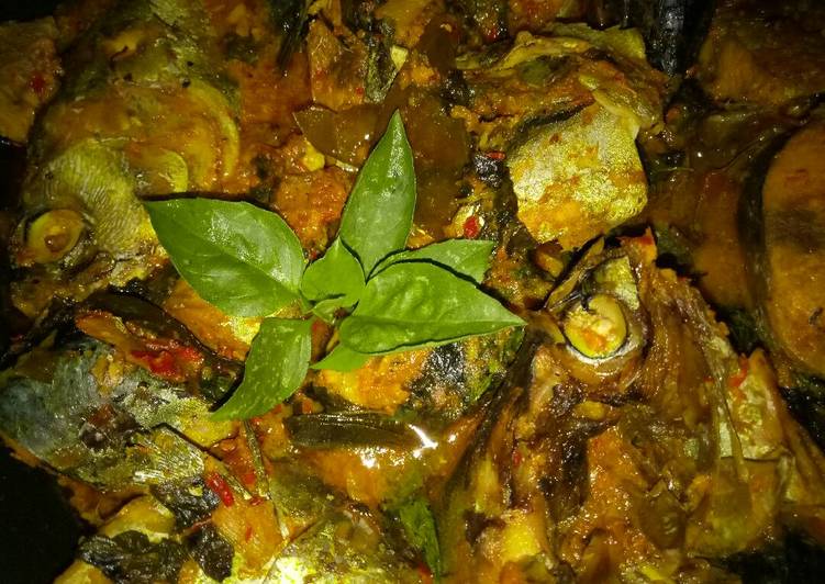 resep lengkap untuk Tongkol Woku Belanga