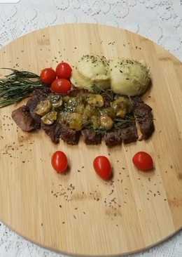 Steak with Mushroom Sauce and Mashed Potato