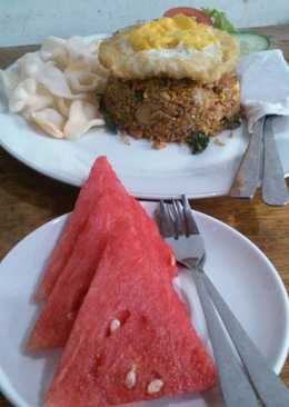 Nasi goreng spesial telur ceplok