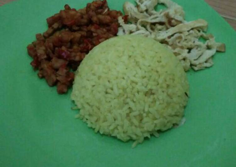 resep Nasi Kuning Ricecooker