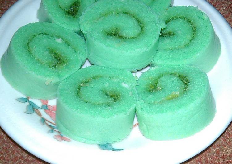 resep Bolu gulung kukus mini rasa pandan