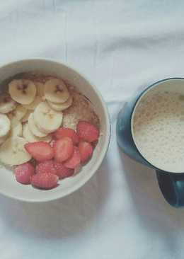 Healthy breakfast with oat