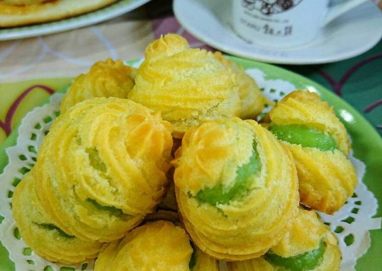 bahan dan cara membuat Kue sus vla macha