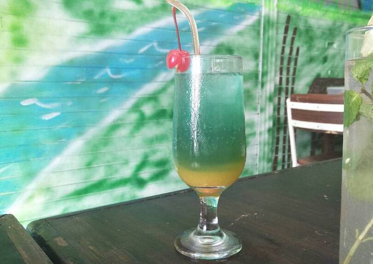 gambar untuk cara membuat Blue Ocean Mocktail