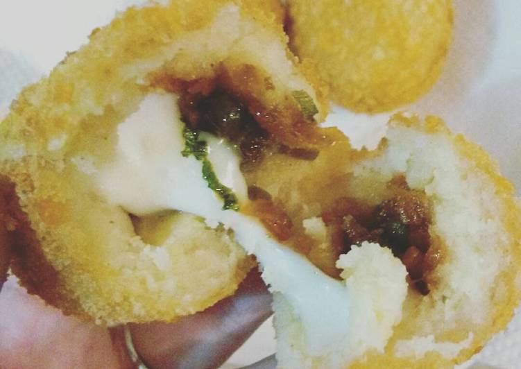 Resep Mozarela cheese croquette with chicken vegie Karya Shinta Juliani