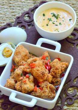 Ayam Goreng Tepung Renyah dengan Saus Telur Asin