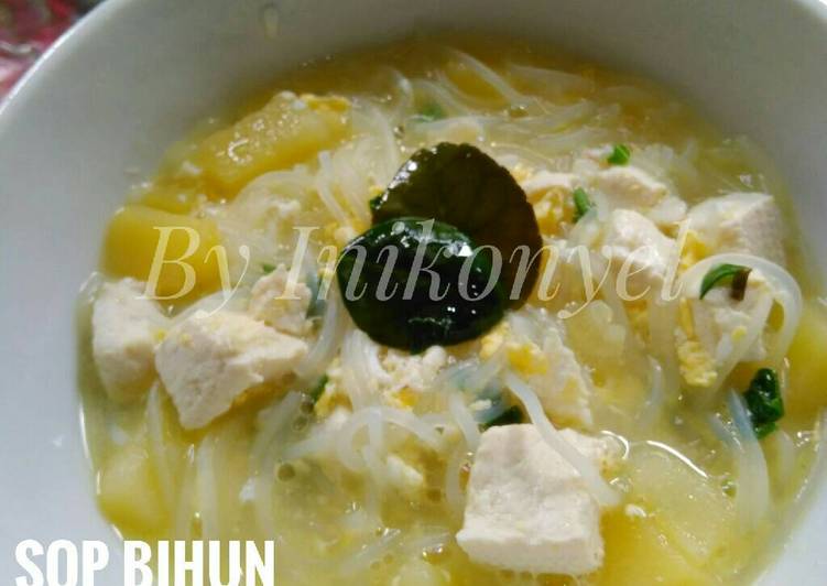 gambar untuk cara membuat Sop Bihun Tahu & Kentang