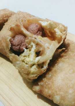 Lumpia isi sosis keju