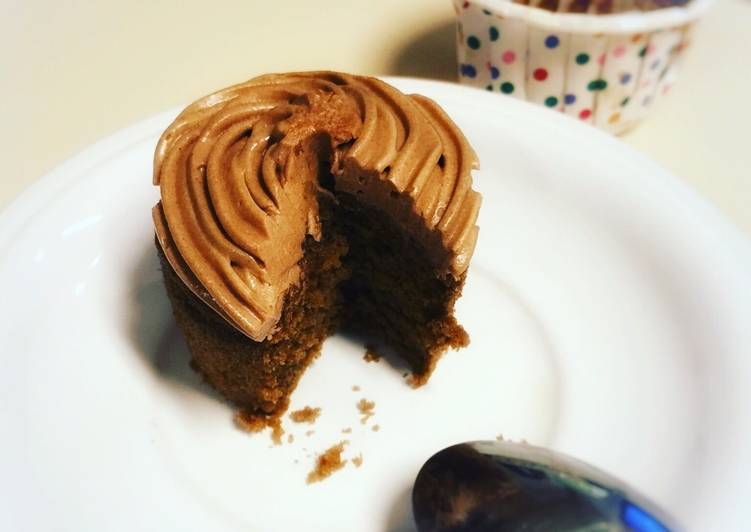 cara membuat Chocolate Cupcake (smooth butter cake)