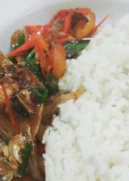Tumis ikan asin bumbu iris