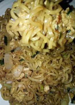 ðmi goreng spesialð