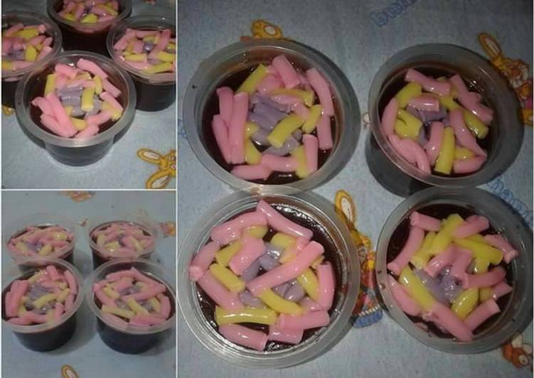 cara membuat Puding Coklat Mie Warna