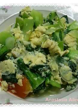 Tumis baby pok choy dengan telur