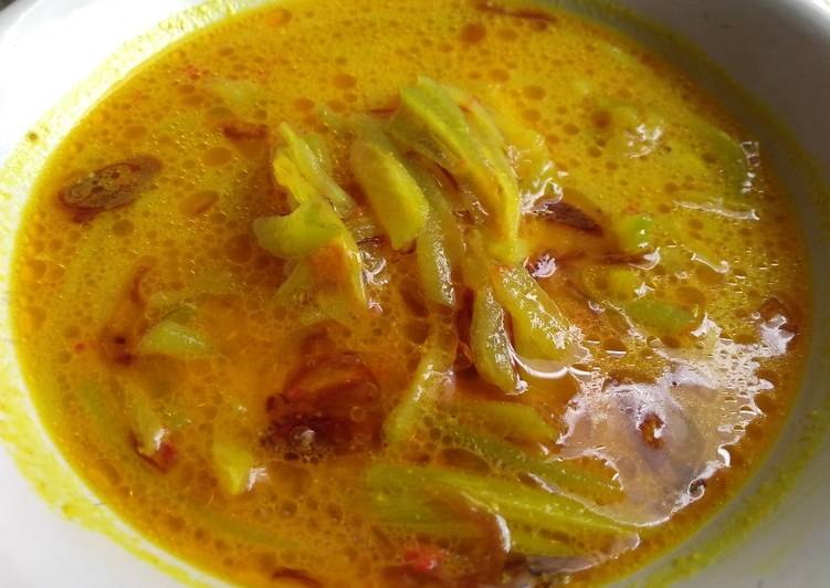 cara membuat Sayur labu siam kuah kuning