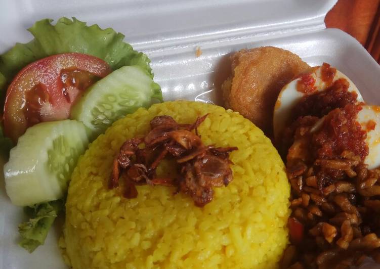 cara membuat Nasi kuning gurih praktis pakai magicom