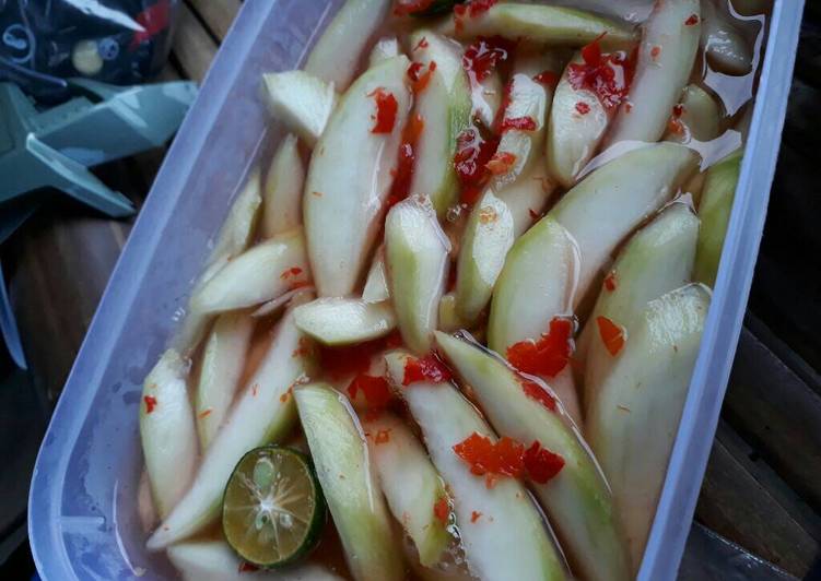 gambar untuk resep makanan Asinan mangga muda