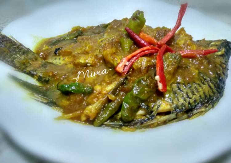 cara membuat 6. Ikan Nila Bumbu Kuning (resep Mamak)