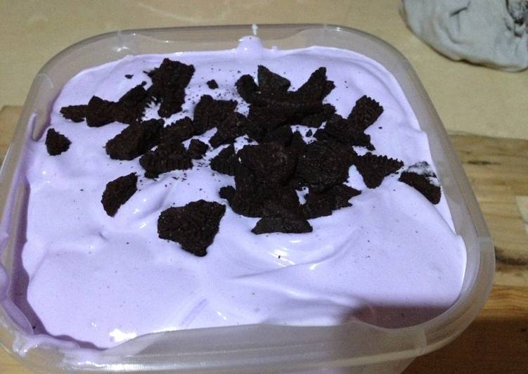 bahan dan cara membuat Oreo Fluffy Ice Cream