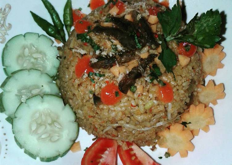 gambar untuk cara membuat NasGor Dendeng KrenyessS PedassS!!!