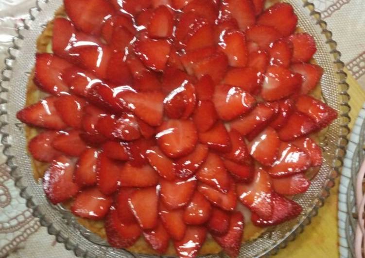 gambar untuk resep makanan Pie susu teflon topping strawberry simple