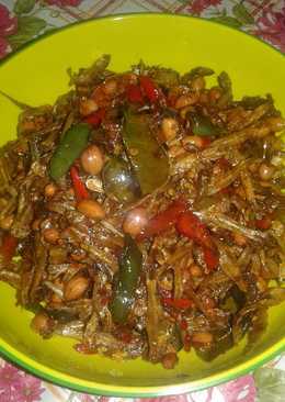 Sambal ikan teri kering + kacang tanah ala evigani