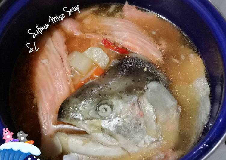 resep masakan Salmon Head Miso Soup