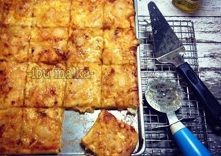 gambar untuk cara membuat Homemade Thin Crust Pizza (mozarella pizza)