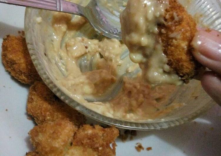 Resep Pisang goreng saus keju selai kacang Karya nanindaam