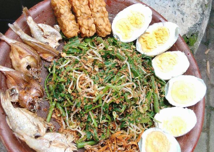 bahan dan cara membuat Urap sayuran lengkap dgn lauk ala kampung