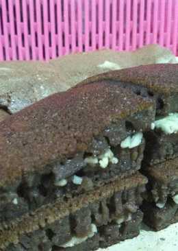 Terang Bulan Teflon cokelat isi keju