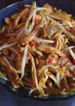 Tumis ayam suwir dan toge