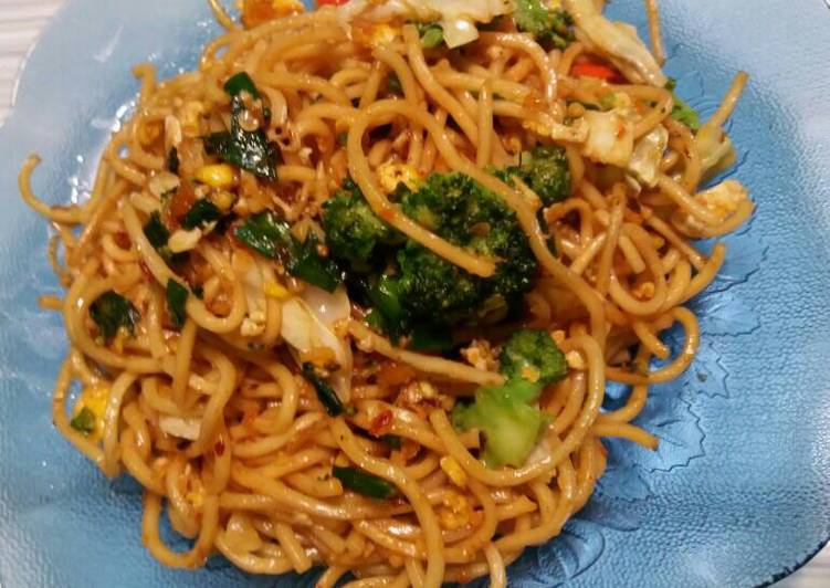 Resep Mie goreng Tek2 Brokoli ala-ala Oleh Adelina