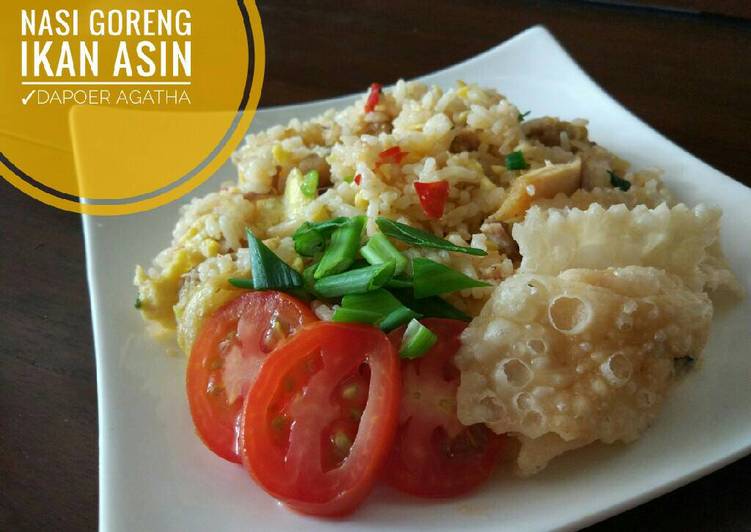 bahan dan cara membuat Nasi Goreng Ikan Asin