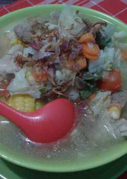 Sayur sop ayam bakso rasa sapi