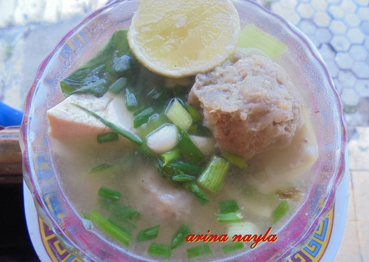 gambar untuk cara membuat Sup Tahu Jamur Bakso