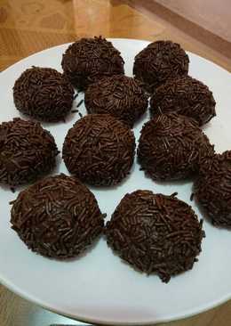 Bola bola coklat