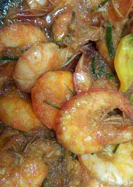 Udang bumbu kuning