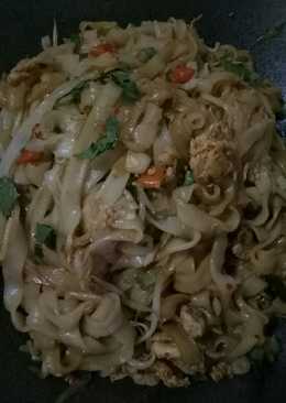 Kwetiau goreng pedes